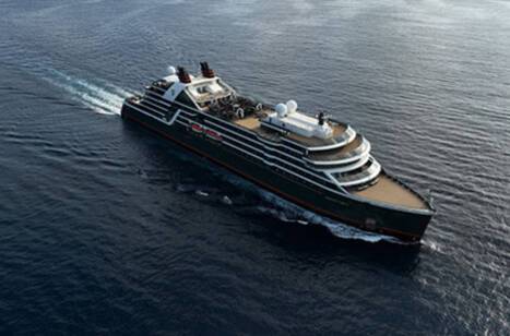 Seabourn Pursuit at sea