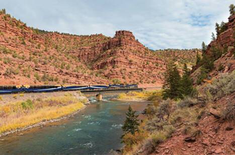 Rocky Mountaineer travelling on the Rockies to the Red Rocks route
