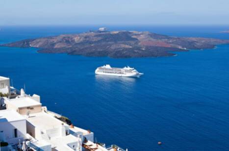 Staff Stories: Stepping Aboard Mariner Under the Malaga Sunshine | ROL Cruise