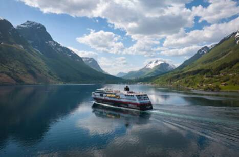 MS Trollfjord, Hurtigruten, at sea