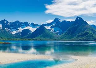 The view over Norway’s Lofoten Islands