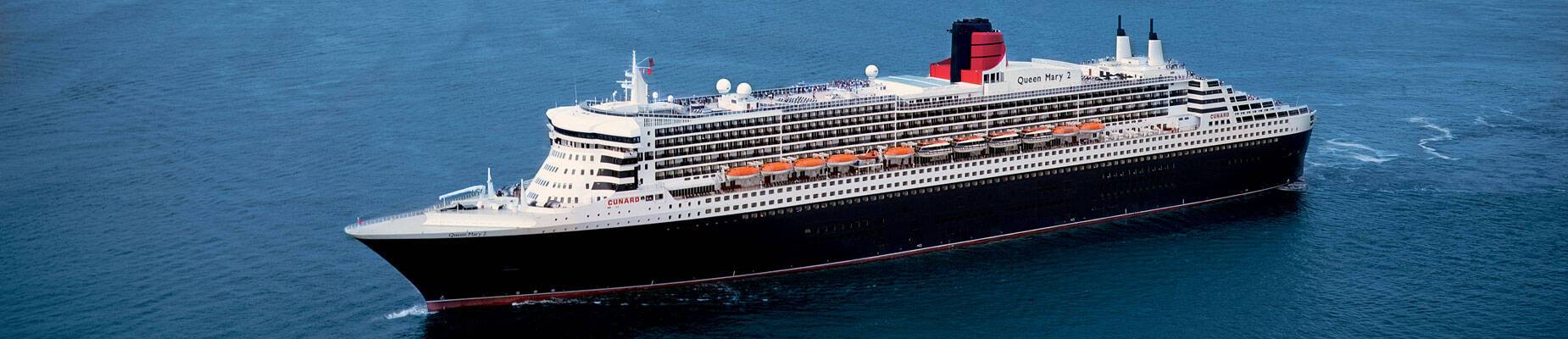 Panoramic image of Cunard's Queen Mary 2 at sea in New York City