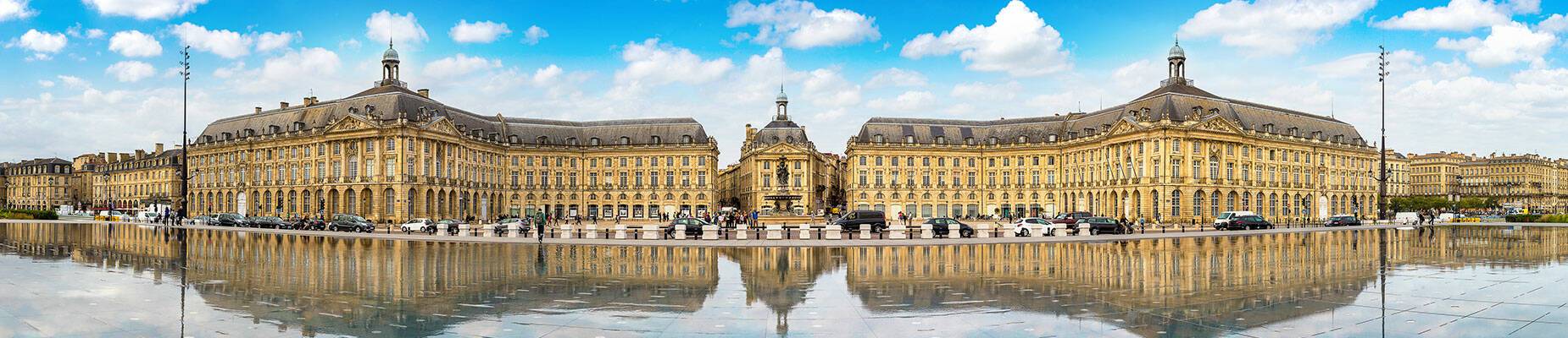 A panoramic view of Bordeaux