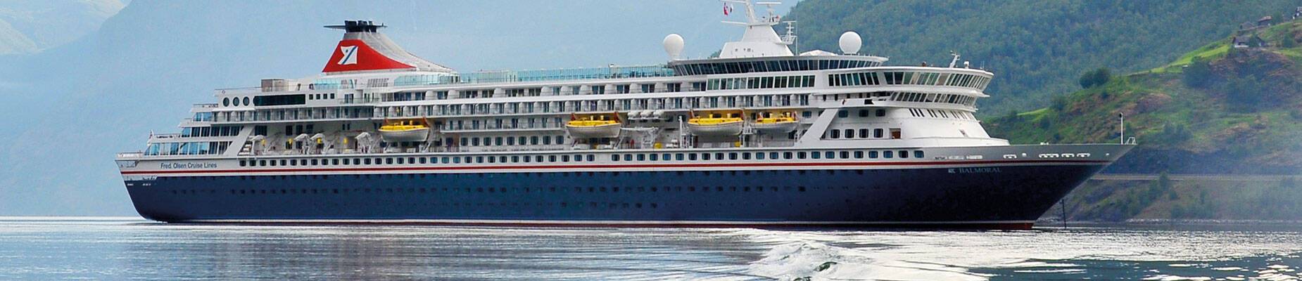 Panoramic image of Balmoral at sea