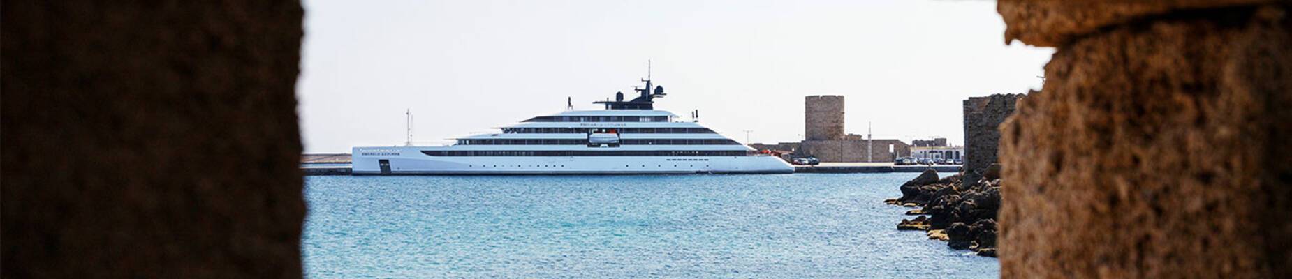 Emerald Azzurra, Emerald Yacht Cruises