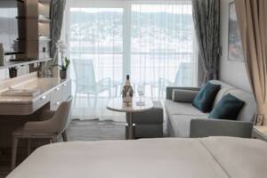 Superior Veranda Suite Living Area