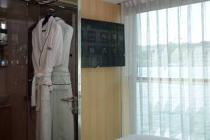 Robes, Riverview Suite, Scenic Azure