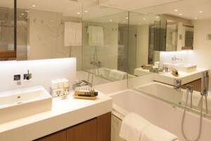 Royal Panorama Suite, Bathroom, Scenic Amber
