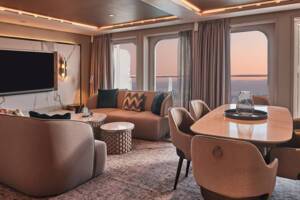 Grand Suite living, Silver Endeavour