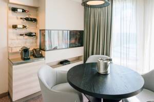 Expedition XL Suite MB Dining, HX Expedition