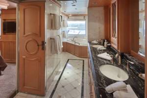 Master Suite Bathroom, Queen Elizabeth, Cunard