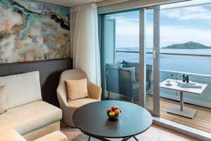 Living Area, Spa Suite (S), Scenic Eclipse II