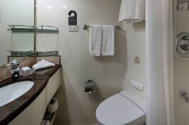 Britannia Club Balcony Bathroom, Queen Elizabeth, Cunard