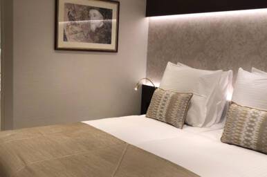 Standard Suite Bedroom (4), MS Geoffrey Chaucer, Riviera Travel