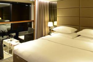 Bedroom, Balcony Suite (C), Scenic Amber