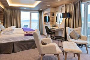 Expedition Corner Suite (MC), MS Roald Amundsen, HX Expeditions