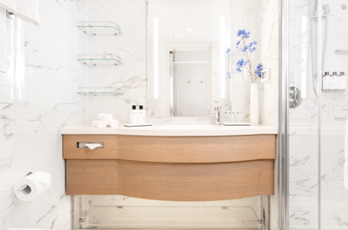 Signature Suite Bathroom, Sun Princess, Princess Cruises