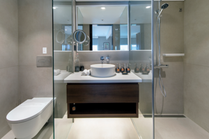 Grand Balcony Suite Bathroom, Emerald Harmony