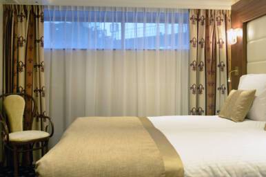 Standard Suite, Emerald Deck, MS Jane Austen, Riviera Travel