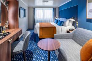 Britannia Oceanview Bedroom, Queen Anne, Cunard