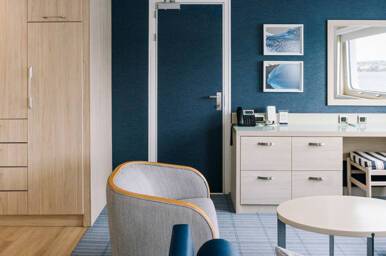 Darwin Suite (DS) Living Area, MS Santa Cruz II, HX