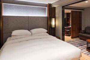Bedroom, Grand Deluxe Suite (RD), Scenic Spirit