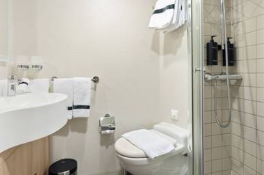 Polar Outside (FJ) Bathroom, MS Fram, HX