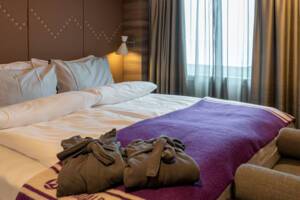 Expedition Suite (MB), MS Roald Amunden, HX Expeditions