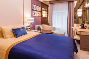 Britannia Single Oceanview Bedroom, Queen Mary 2, Cunard