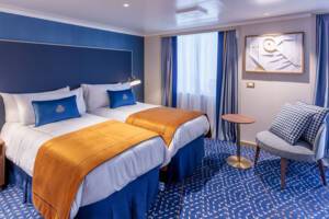 Britannia Balcony (Obstructed View) Bedroom, Queen Anne, Cunard - Image based on a CB grade, configuration may differ