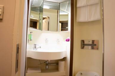 Twin Inside Cabin, Ambience, Ambassador