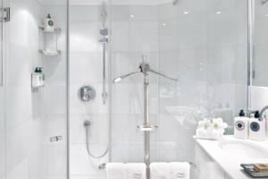 Suite Bathroom, River Queen, Uniworld