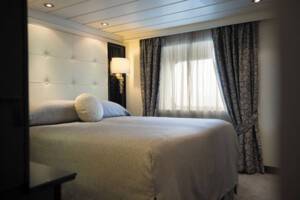 Seven Seas Suite Bedroom (Forward), Seven Seas Mariner, Regent Seven Seas