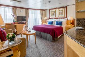 Penthouse Suite Bedroom, Queen Victoria, Cunard