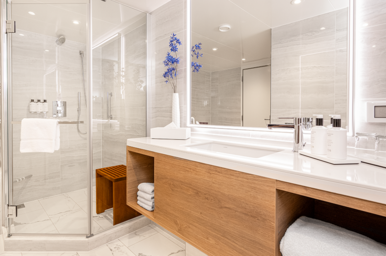 Grand Suite Bathroom, Sun Princess, Princess Cruises