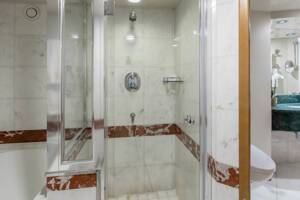 Queens Suite Bathroom, Queen Victoria, Cunard