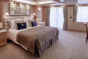Grand Suite Bedroom, Queen Elizabeth, Cunard