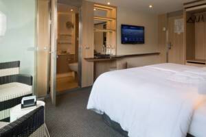 Balcony Suite (C), Scenic Jade, Scenic River Cruises