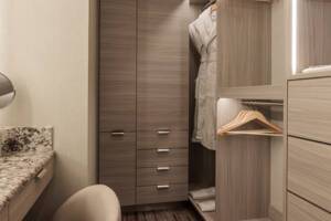 Master Suite Wardrob, Silver Ray