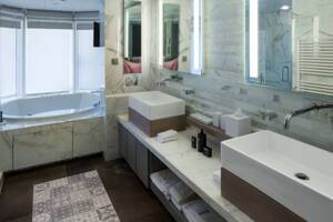 Penthouse Bathroom on Celebrity Summit