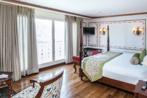Viceroy Suite Bedroom, Ganges Voyager II, Uniworld