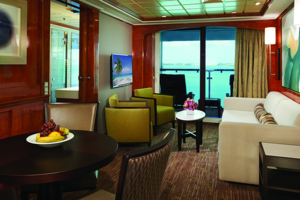 2 Bedroom Deluxe Family Suite Living Room, Norwegian Dawn