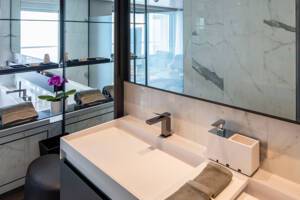 Bathroom, Spa Suite (SB), Scenic Eclipse II