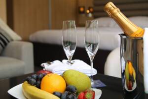 Royal Balcony Suite (R), Fruit Bowl, Scenic Crystal