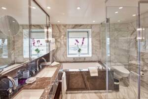 Grand Suite Bathroom, Queen Victoria, Cunard