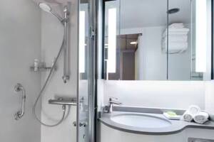 Veranda Stateroom, Bathroom, Nautica, Oceania Cruises