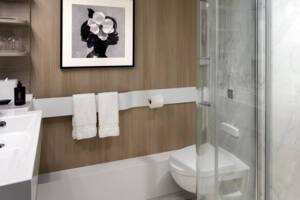 Concierge Class bathroom, Celebrity Edge