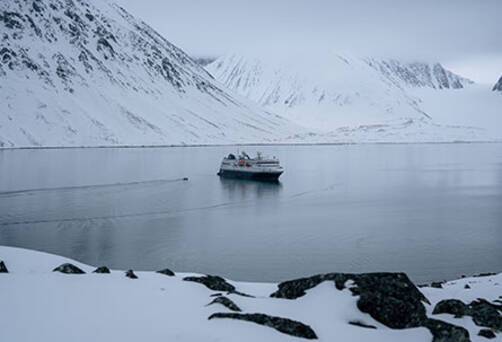 MS Spitsbergen in Gravneset, Svalbard