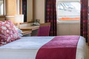 Outside (Obstructed View) Bedroom, Azura, P&O Cruises