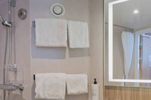 Polar Outside Cabin (O2D), Bathroom, MS Spitsbergen